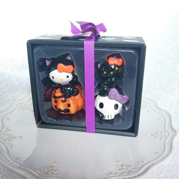 Blue Sky Hello Kitty by Sanrio Halloween Salt and Pepper Shaker Set - Picture 10 of 10